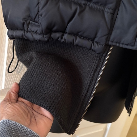 Women's Black Puffer Vest - Picture 6 of 10